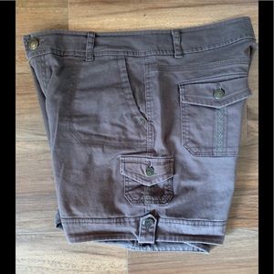 gloria vanderbilt utility shorts